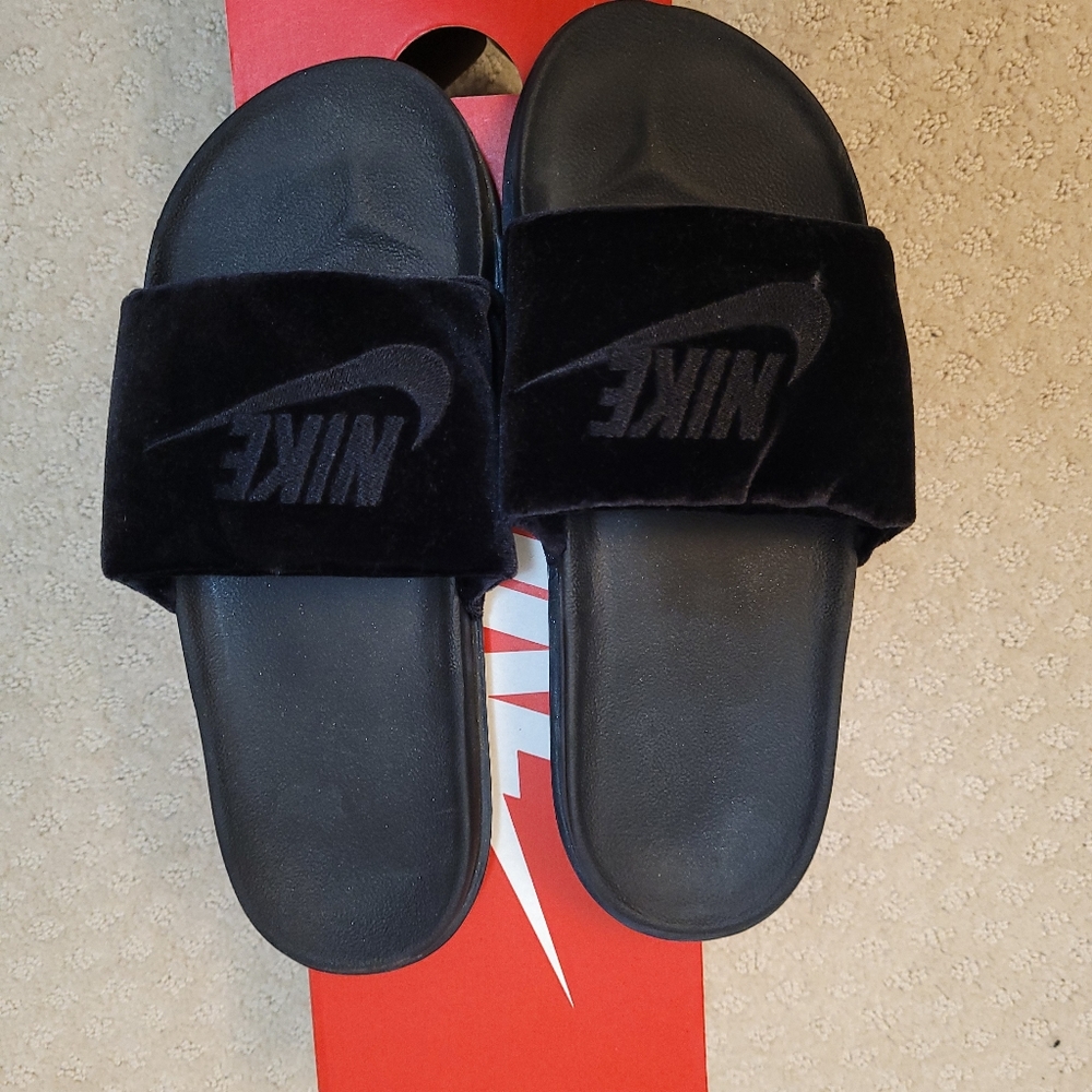 Womens Nike Slides